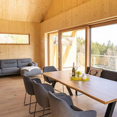Holzhaus Zum Schwarz'n * Aurach am Hongar