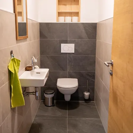 Holzhaus Zum Schwarz'n Apartment *