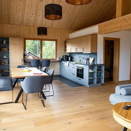 Holzhaus Zum Schwarz'n Apartment