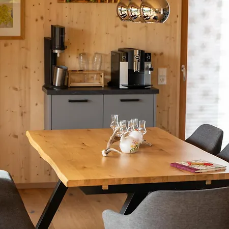 Holzhaus Zum Schwarz'n Apartment *