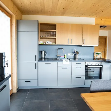 Holzhaus Zum Schwarz'n * Aurach am Hongar