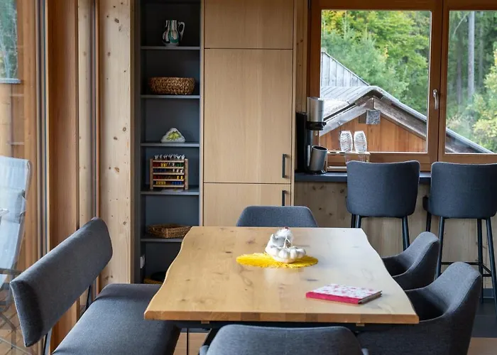 Holzhaus Zum Schwarz'n Aurach am Hongar