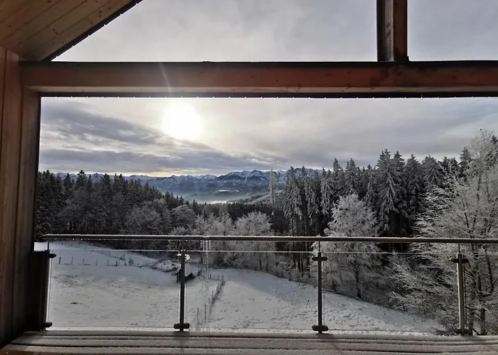 Holzhaus Zum Schwarz'n * Aurach am Hongar